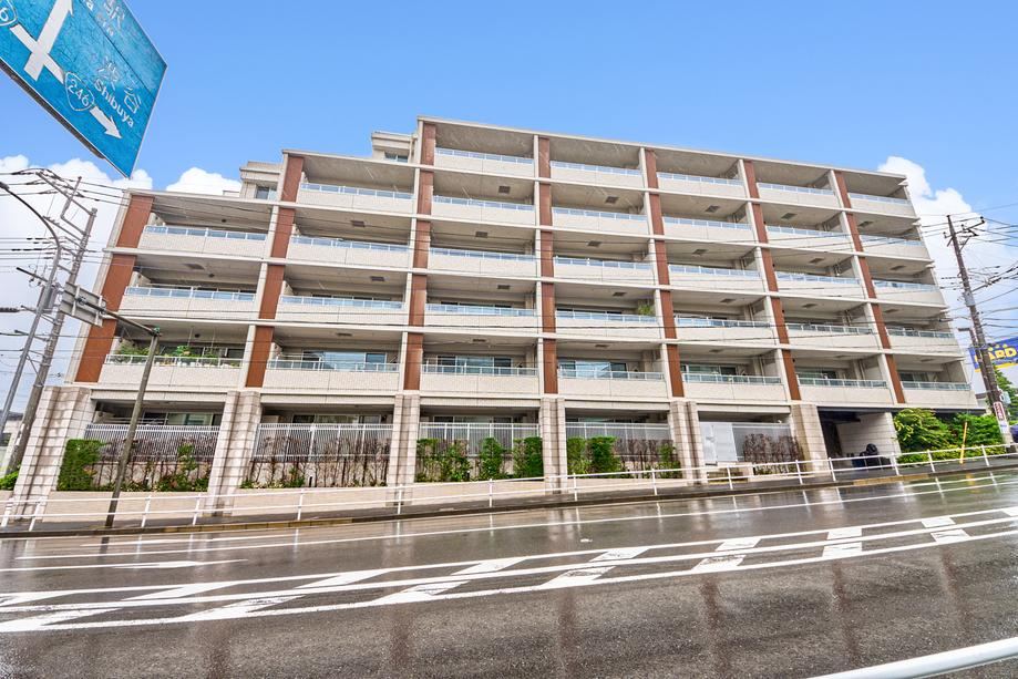 3LDK apartment in Midori Ward, Yokohama, Kanagawa - Photo 1