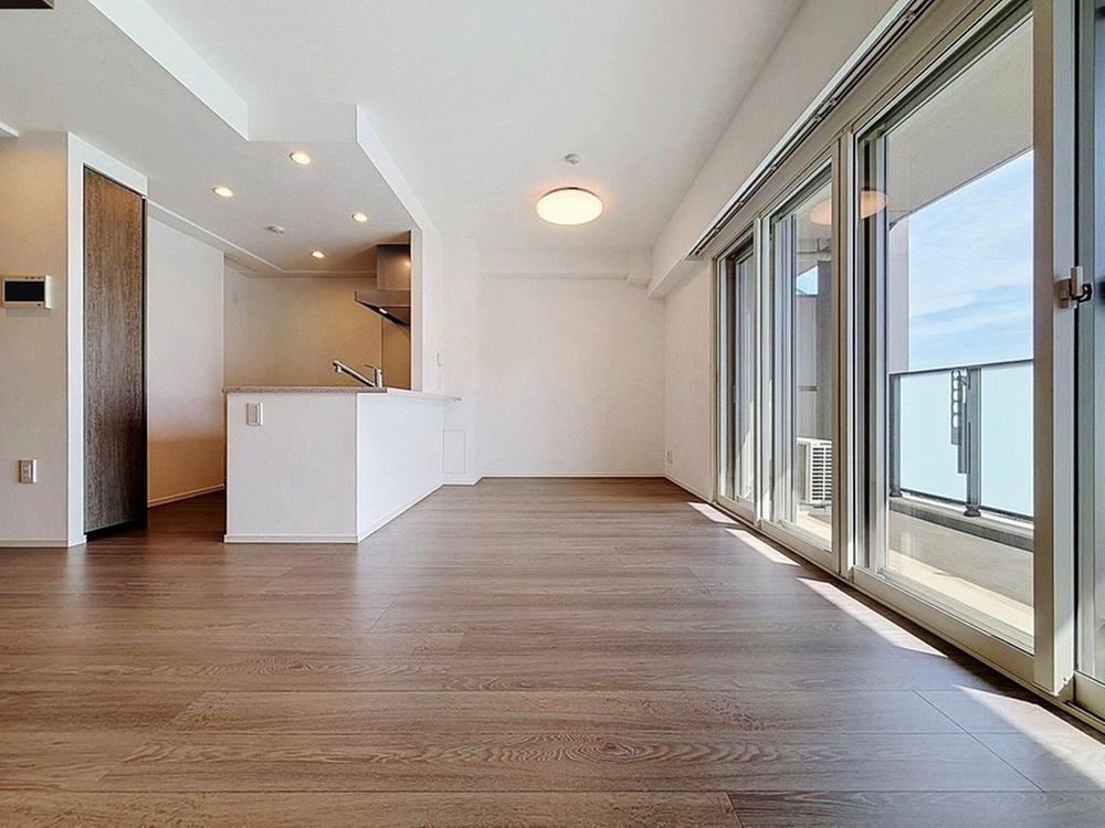 3LDK apartment in Mihama Ward, Chiba - Photo 1