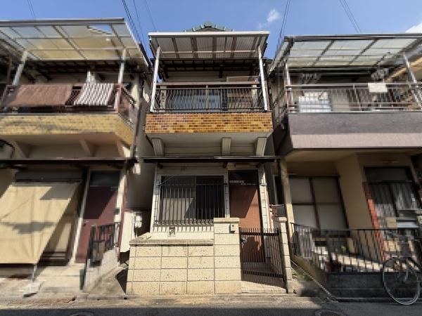 3DK house in Neyagawa, Osaka - Photo 1