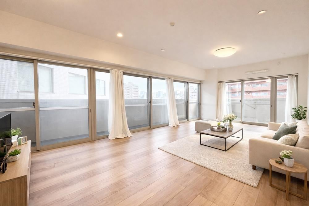 2LDK apartment in Shinjuku Ward, Tokyo - Photo 1