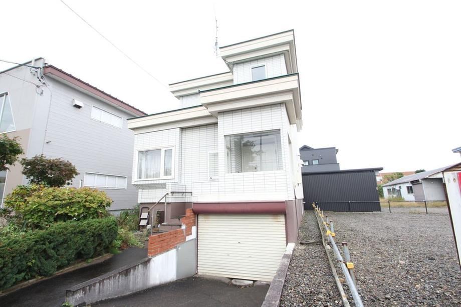 4LDK house in Obihiro, Hokkaido - Photo 1