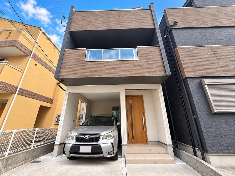 4LDK house in Sumida Ward, Tokyo - Photo 1