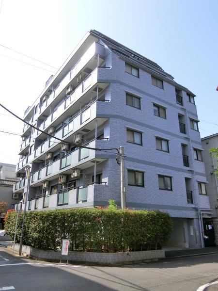 2LDK+S apartment in Arakawa Ward, Tokyo - Photo 1