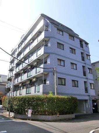 2LDK+S apartment in Arakawa Ward