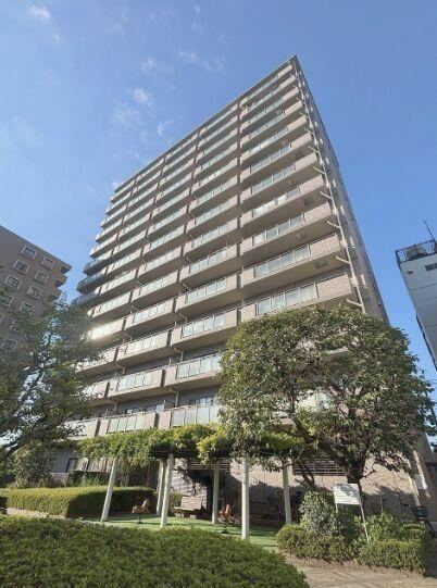 3LDK+S apartment in Kita Ward, Tokyo - Photo 1