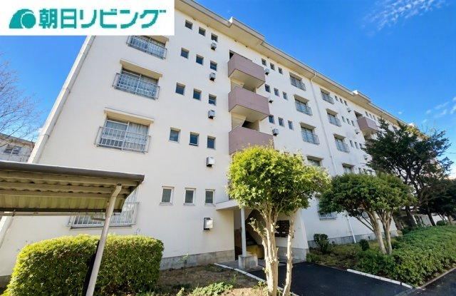 2LDK apartment in Fuchu, Tokyo - Photo 1