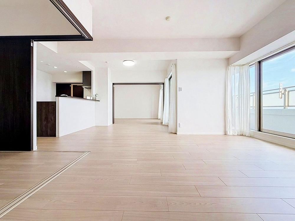 4LDK apartment in Mihama Ward, Chiba - Photo 1