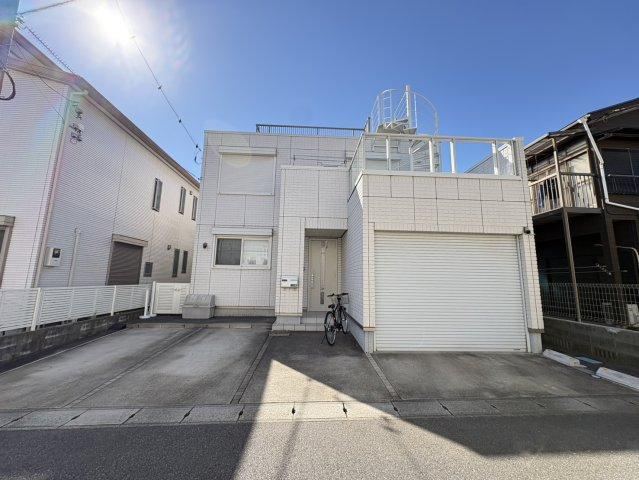 6LDK house in Hiratsuka, Kanagawa - Photo 1