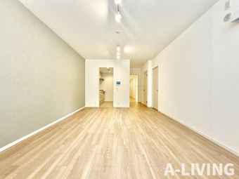 3LDK+S apartment in Mihama Ward, Chiba City