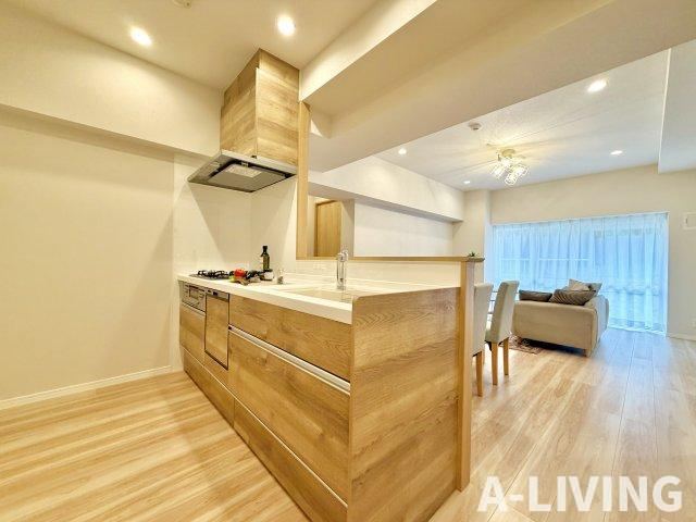 4LDK apartment in Funabashi, Chiba - Photo 1