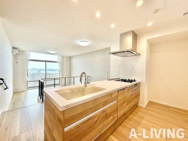 3LDK apartment in Mihama Ward, Chiba - Photo 1