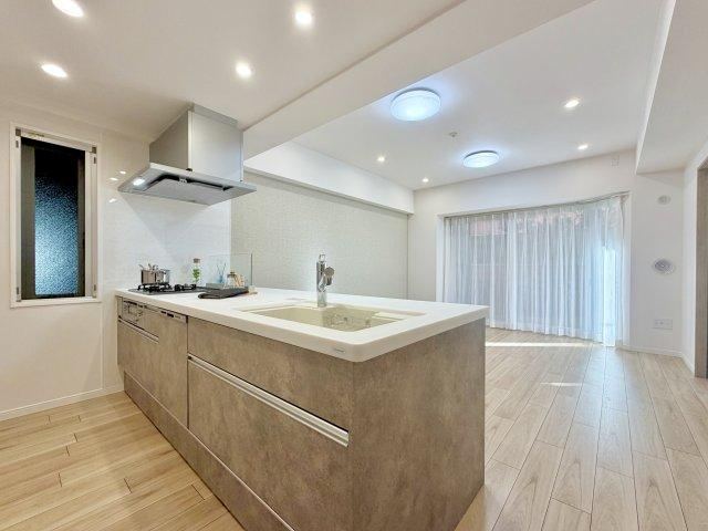 3LDK apartment in Funabashi, Chiba - Photo 1