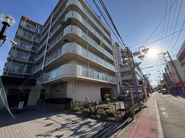 2LDK+S apartment in Kodaira, Tokyo - Photo 1