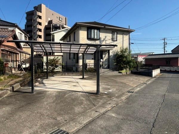 5LDK house in Obu, Aichi - Photo 1