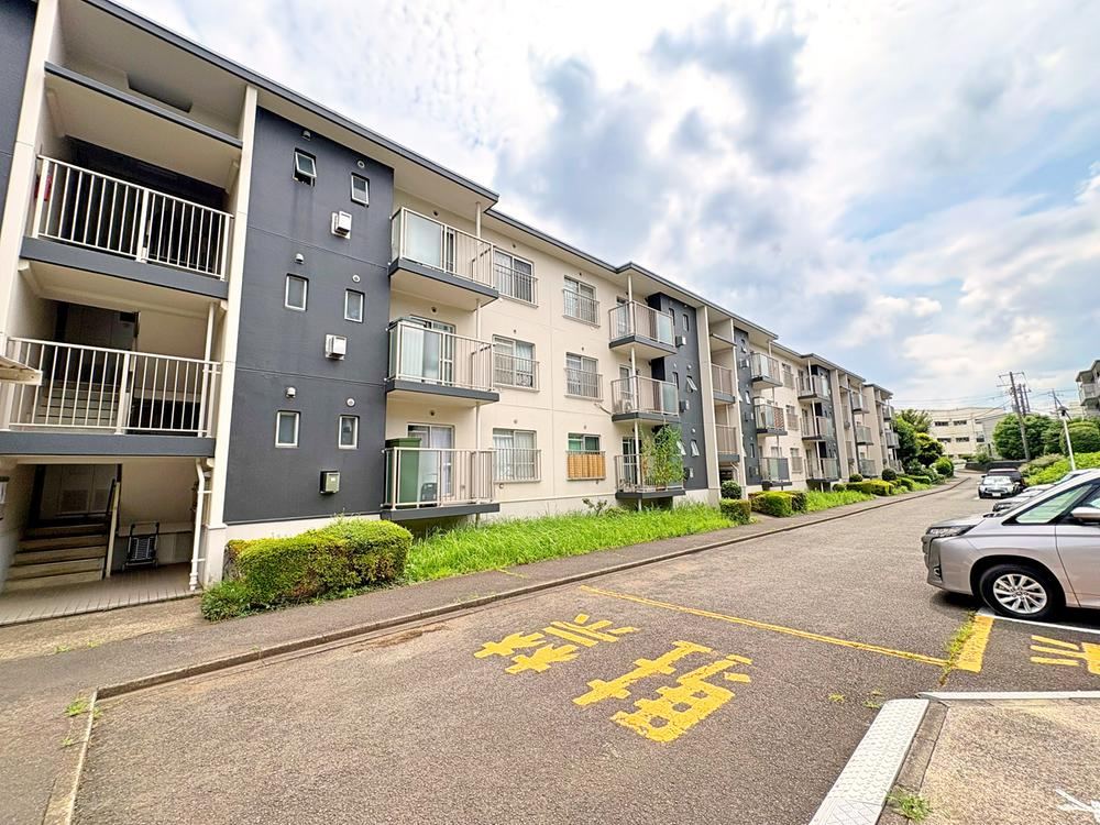 3LDK apartment in Asahi Ward, Yokohama, Kanagawa - Photo 1