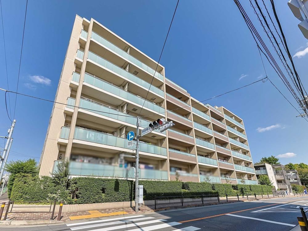 2LDK+S apartment in Nerima Ward, Tokyo - Photo 1