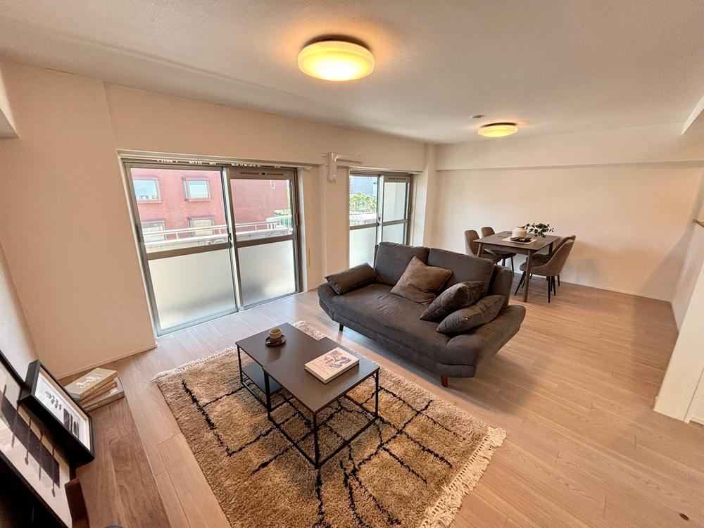 2LDK apartment in Suita, Osaka - Photo 1