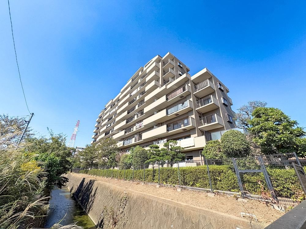 4LDK apartment in Inagi, Tokyo - Photo 1