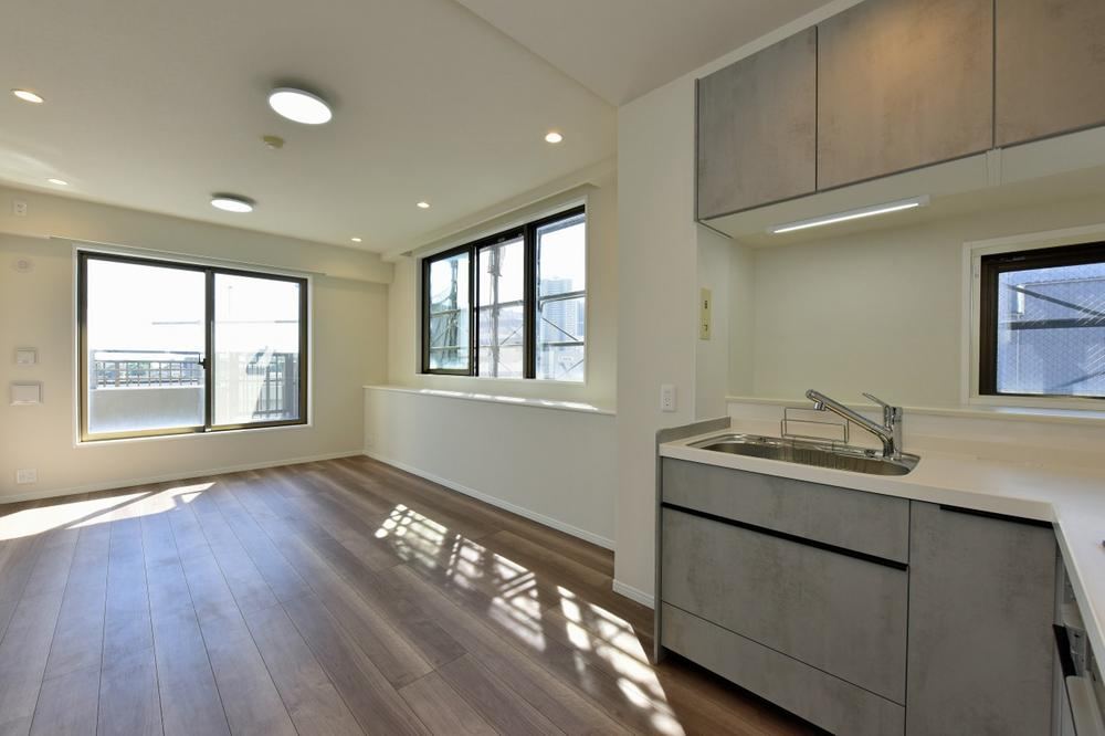 2LDK apartment in Kanagawa Ward, Yokohama, Kanagawa - Photo 1