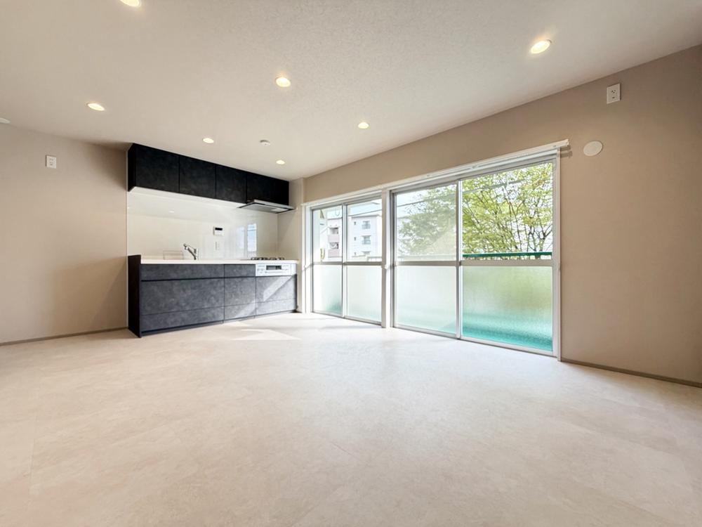2LDK apartment in Konan Ward, Yokohama, Kanagawa - Photo 1