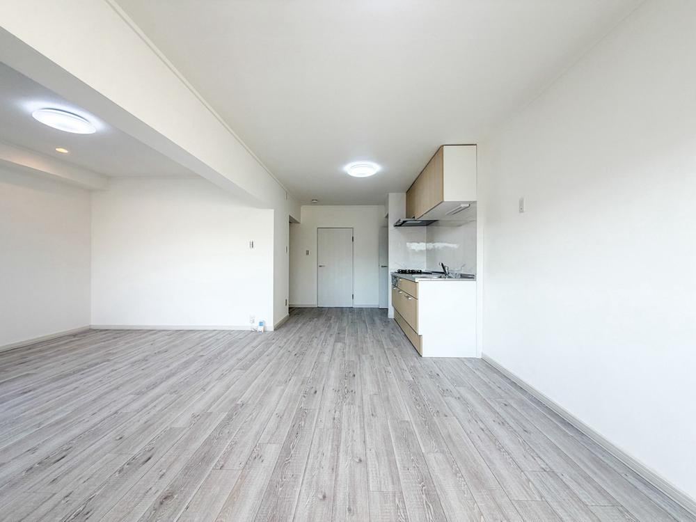 2LDK apartment in Konan Ward, Yokohama, Kanagawa - Photo 1