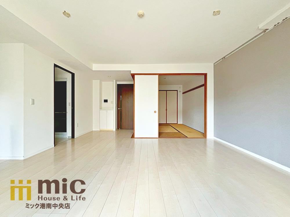 3LDK apartment in Konan Ward, Yokohama, Kanagawa - Photo 1