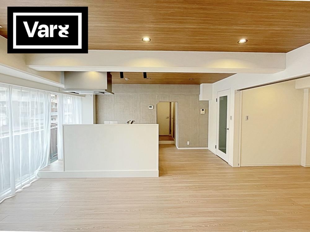 2LDK apartment in Shinjuku Ward, Tokyo - Photo 1