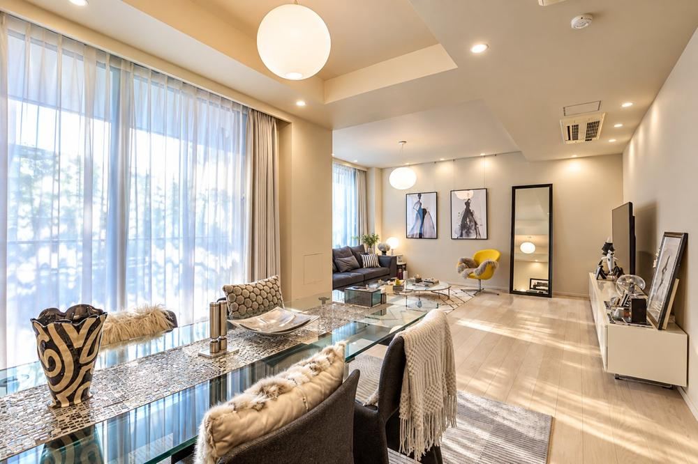 3LDK apartment in Minato Ward, Tokyo - Photo 1