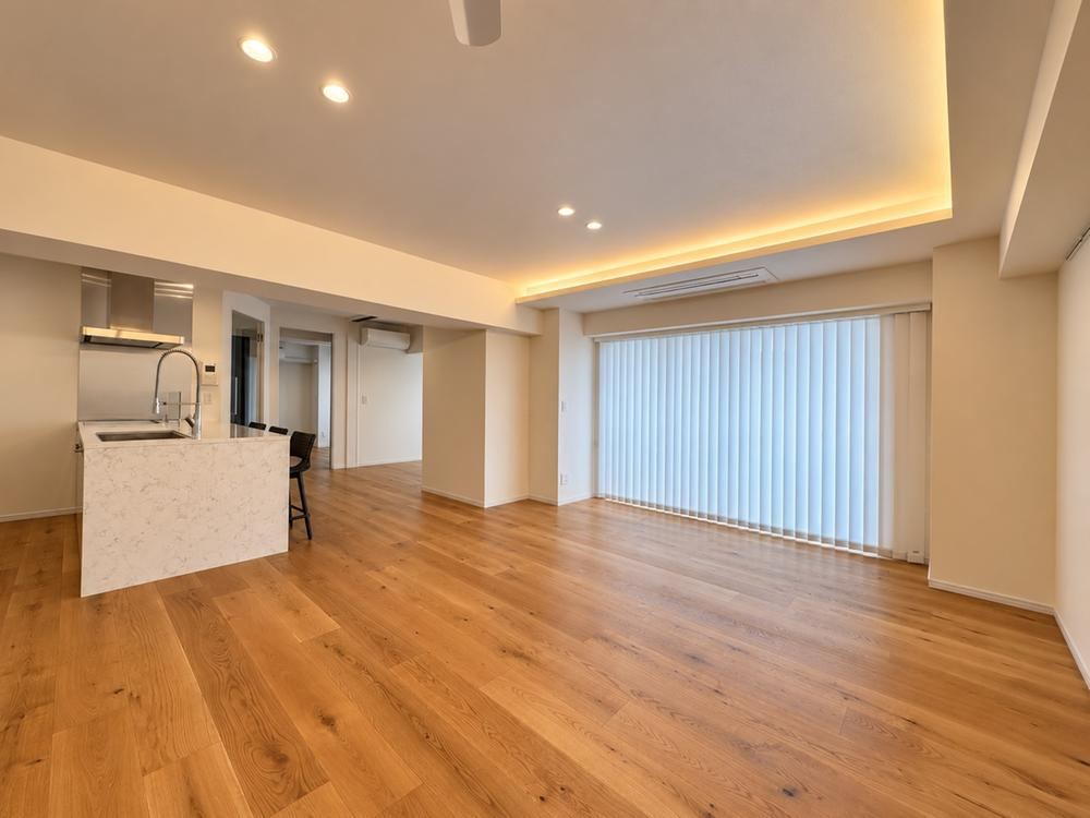 2LDK apartment in Minato Ward, Tokyo - Photo 1
