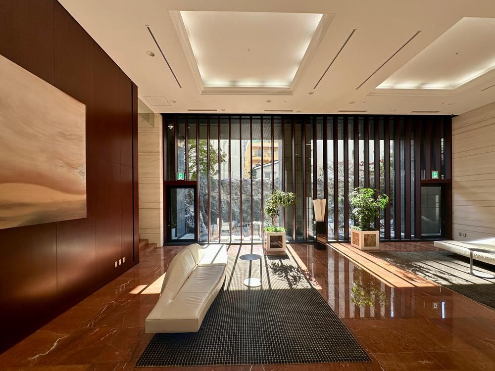 3LDK apartment in Shinjuku Ward, Tokyo - Photo 1