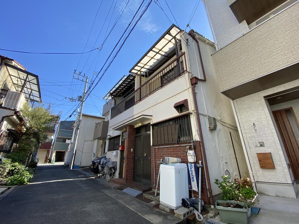 3DK house in Toyonaka, Osaka - Photo 1