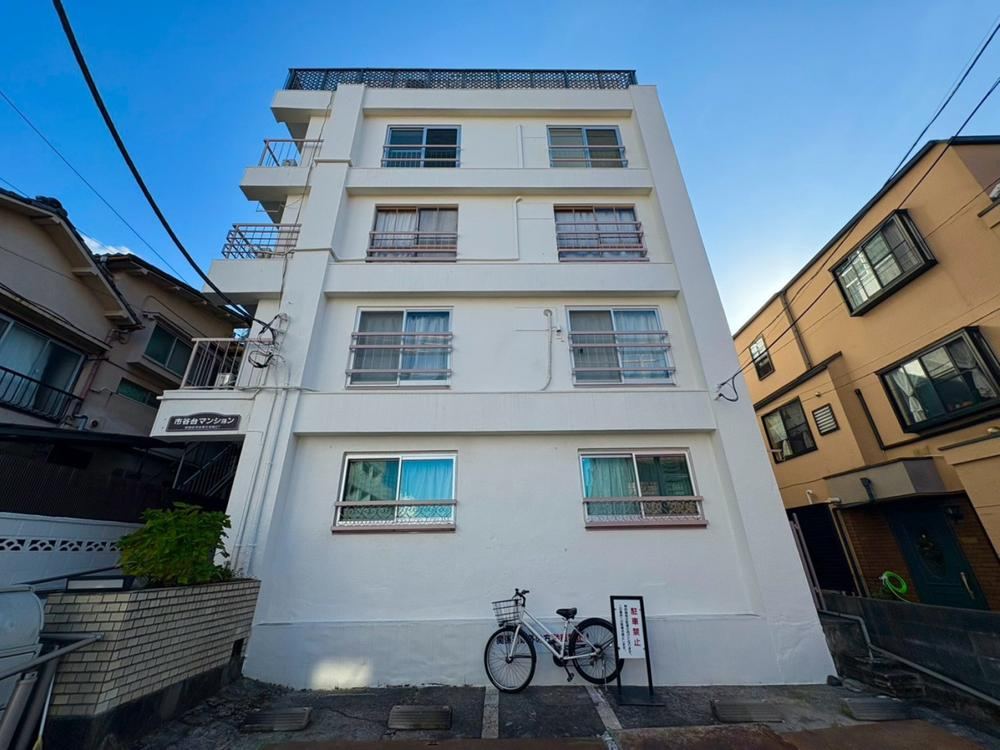2LDK apartment in Shinjuku Ward, Tokyo - Photo 1