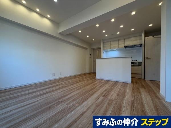 1LDK apartment in Shinjuku Ward, Tokyo - Photo 1