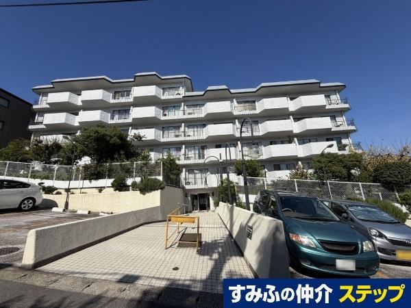 2DK apartment in Suita, Osaka - Photo 1