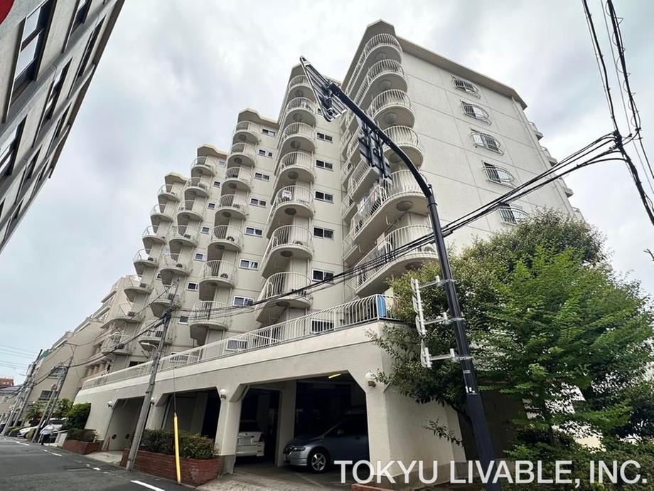 2LDK apartment in Chofu, Tokyo - Photo 1