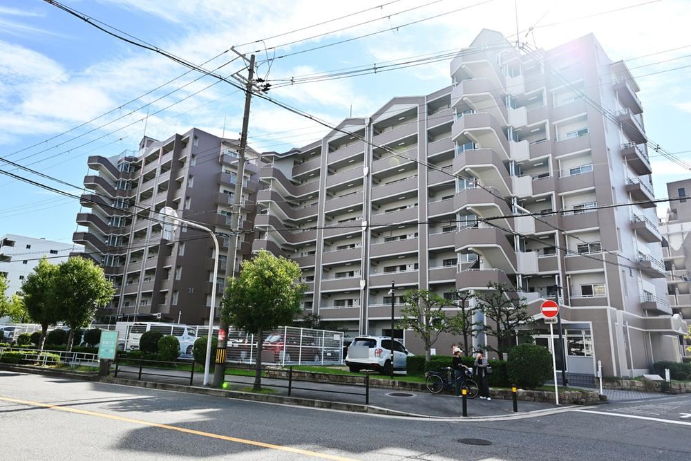 3LDK apartment in Yodogawa Ward, Osaka - Photo 1