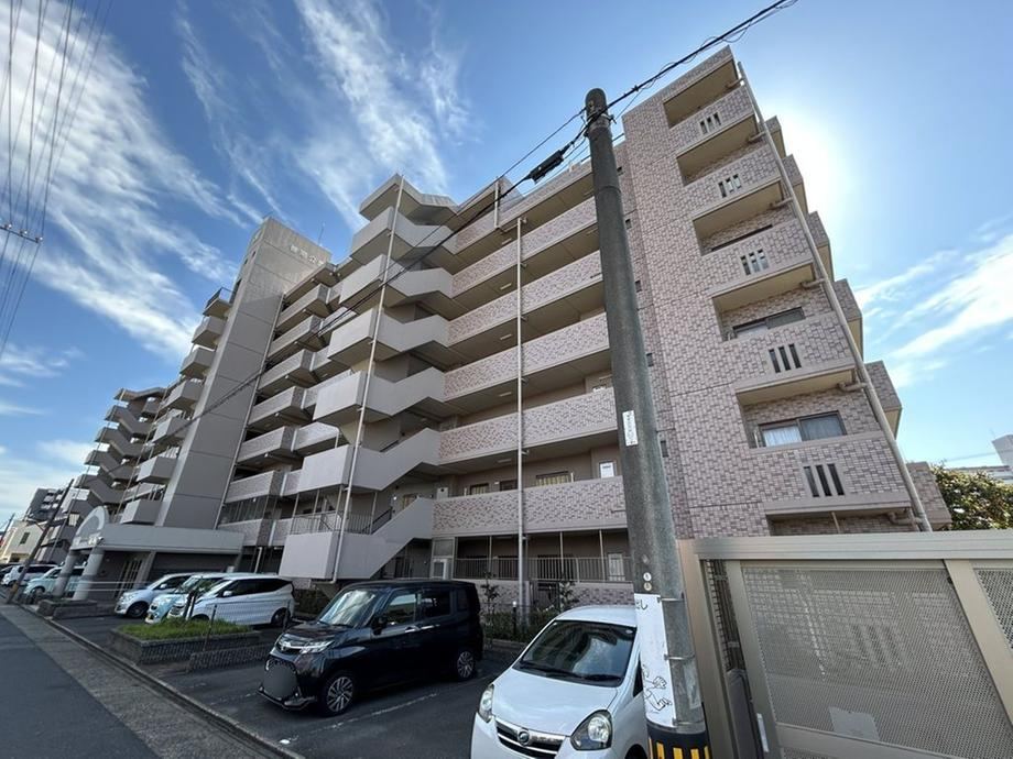 3LDK apartment in Minato Ward, Nagoya, Aichi - Photo 1