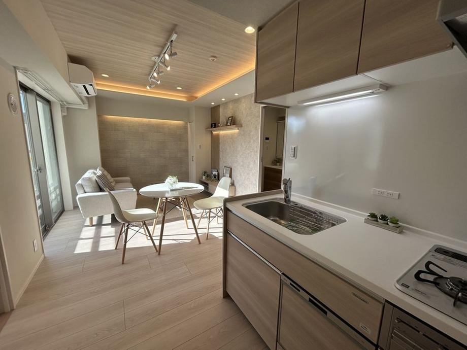 1LDK apartment in Shibuya Ward, Tokyo - Photo 1