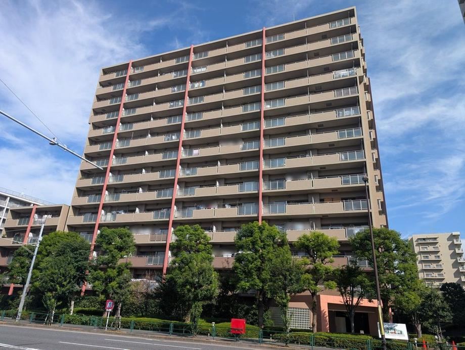 3LDK apartment in Koto Ward, Tokyo - Photo 1