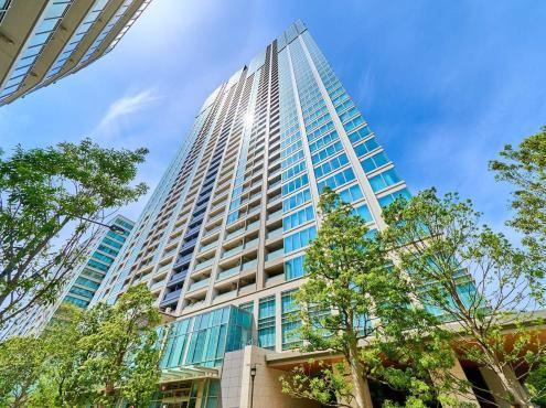 2LDK apartment in Minato Ward, Tokyo - Photo 1