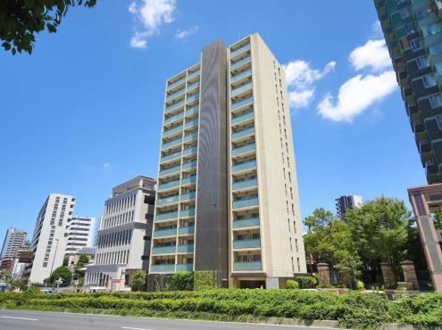 2LDK apartment in Minato Ward, Tokyo - Photo 1