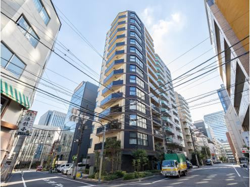 2LDK apartment in Chiyoda Ward, Tokyo - Photo 1