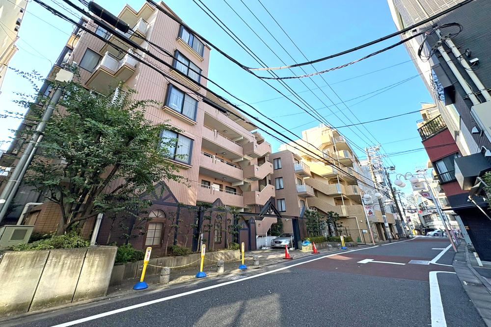 2LDK apartment in Setagaya Ward, Tokyo - Photo 1