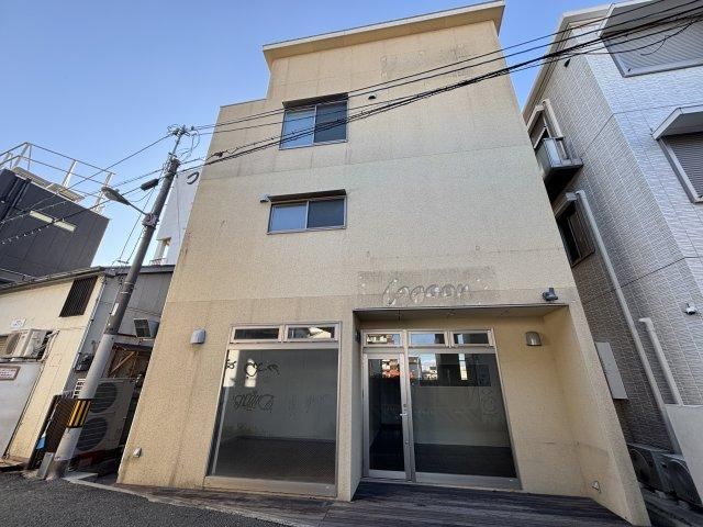 4LDK house in Tennoji Ward, Osaka - Photo 1
