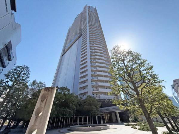 2LDK apartment in Minato Ward, Tokyo - Photo 1