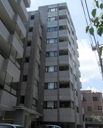 2LDK apartment in Shinjuku Ward, Tokyo - Photo 1