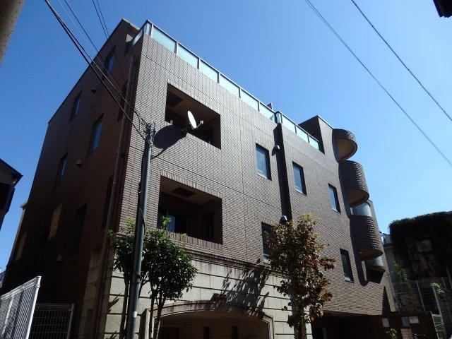 1LDK apartment in Shibuya Ward, Tokyo - Photo 1