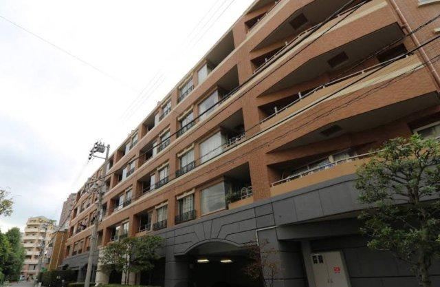 1LDK+S apartment in Minato Ward, Tokyo - Photo 1