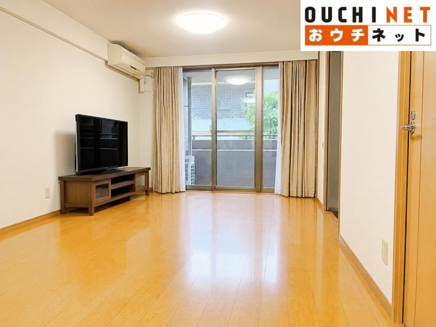 4LDK apartment in Suita, Osaka - Photo 1
