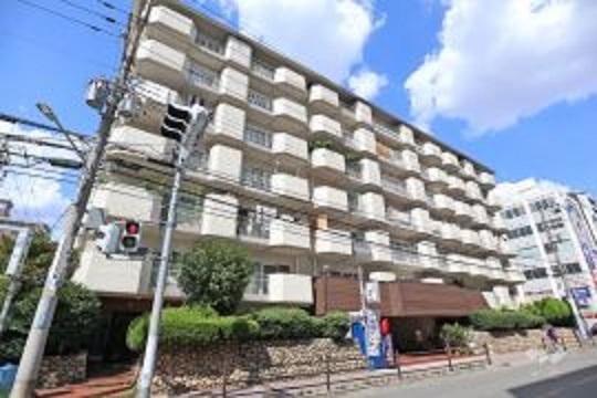 2LDK apartment in Suita, Osaka - Photo 1